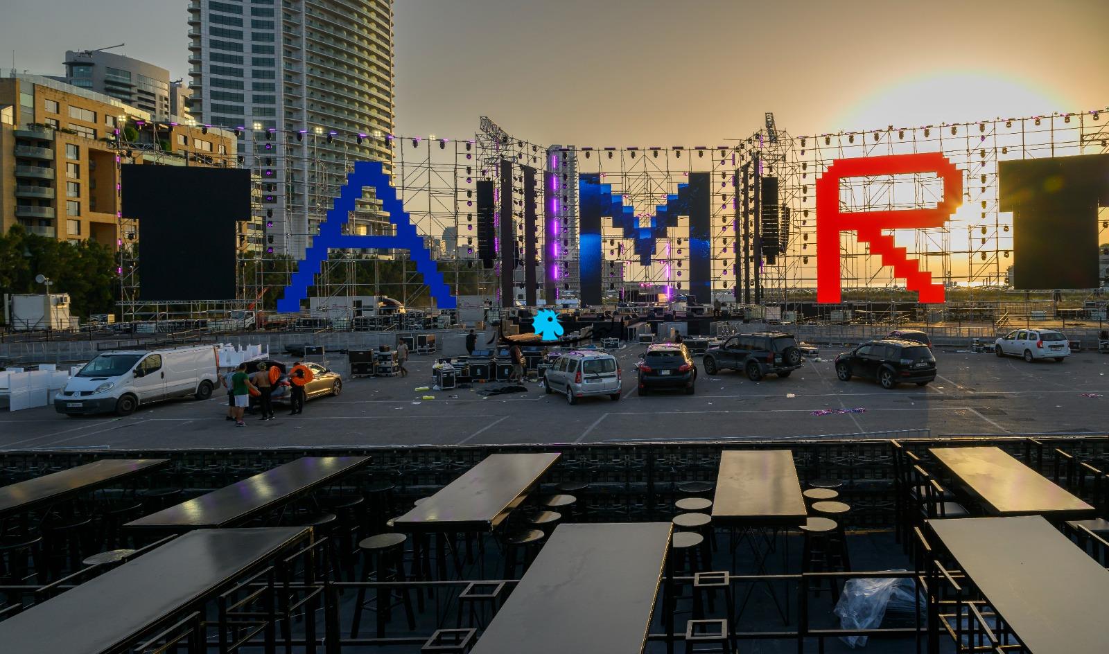 خطة تنظيمية وأمنية استعدادا لحفل عمرو دياب... دي جي رودج لـ النهار : الخطأ ممنوع (صور)